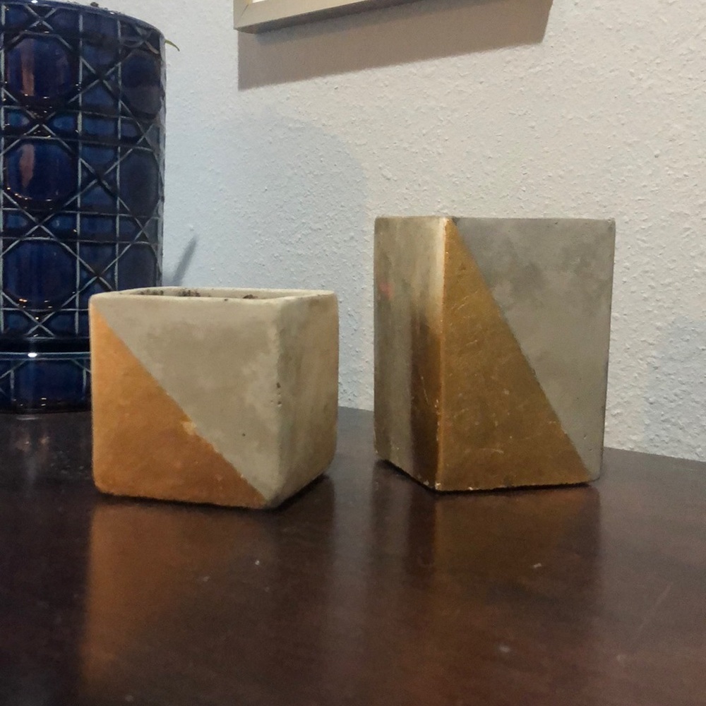 Small gold/grey stone Planters (set of 2)